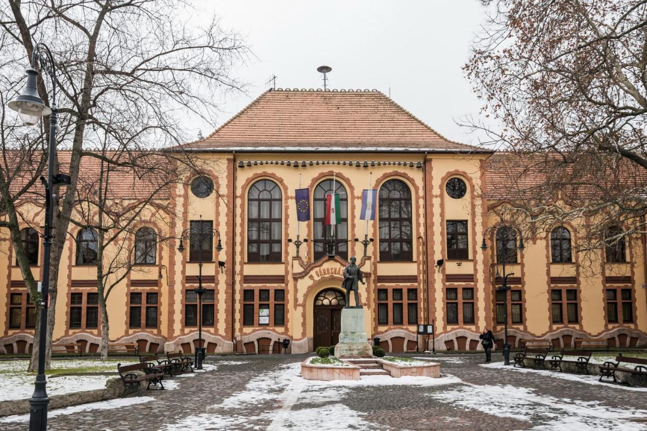 Central Home- Pesterzsebet Будапеща Екстериор снимка